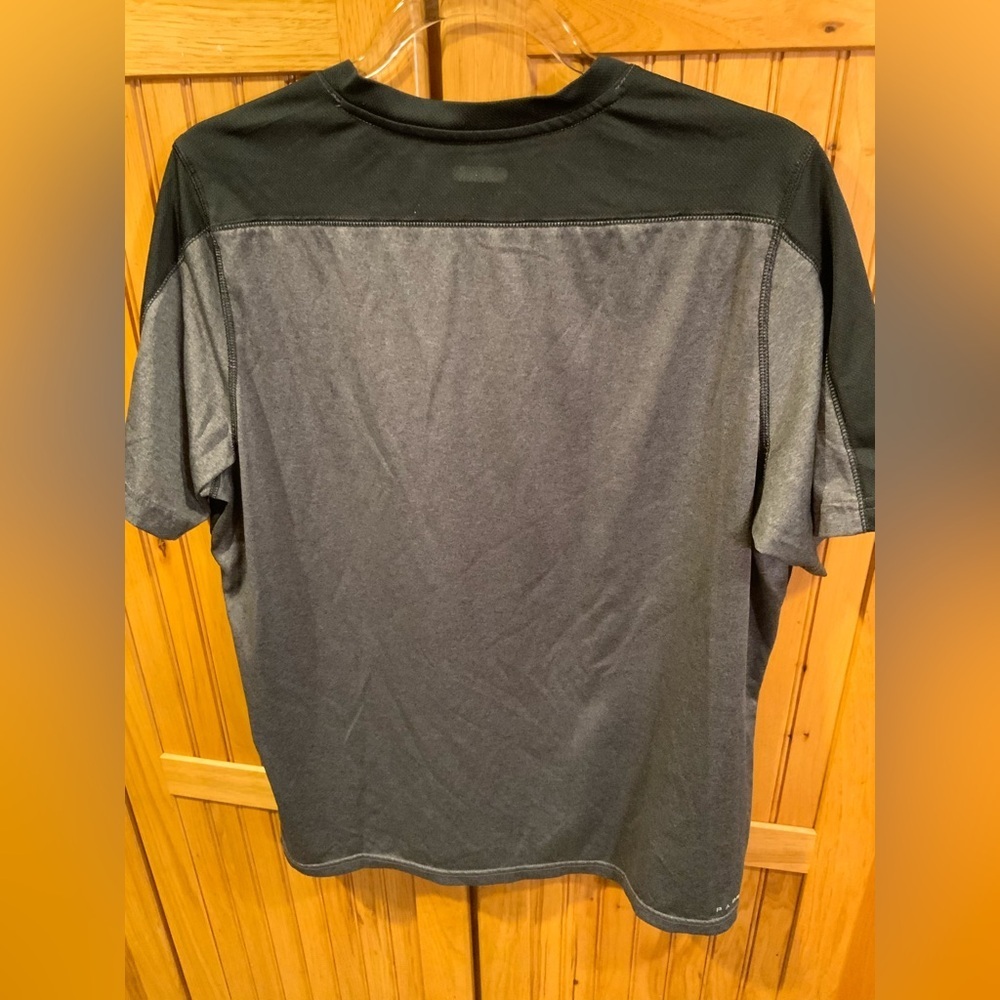 Reebok Men's Charcoal and Black V-Neck Tee - Picture 3 of 3
